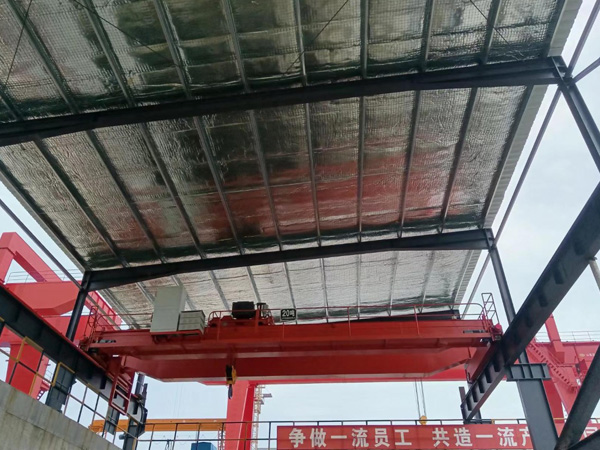 助力青島客戶20t電動(dòng)雙梁橋式起重機(jī)