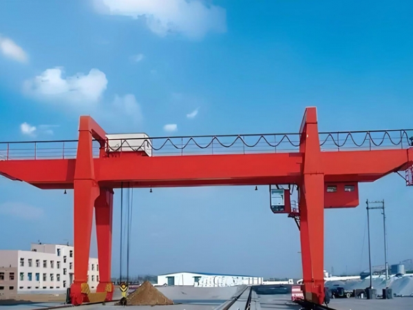 通用式門式起重機(jī)